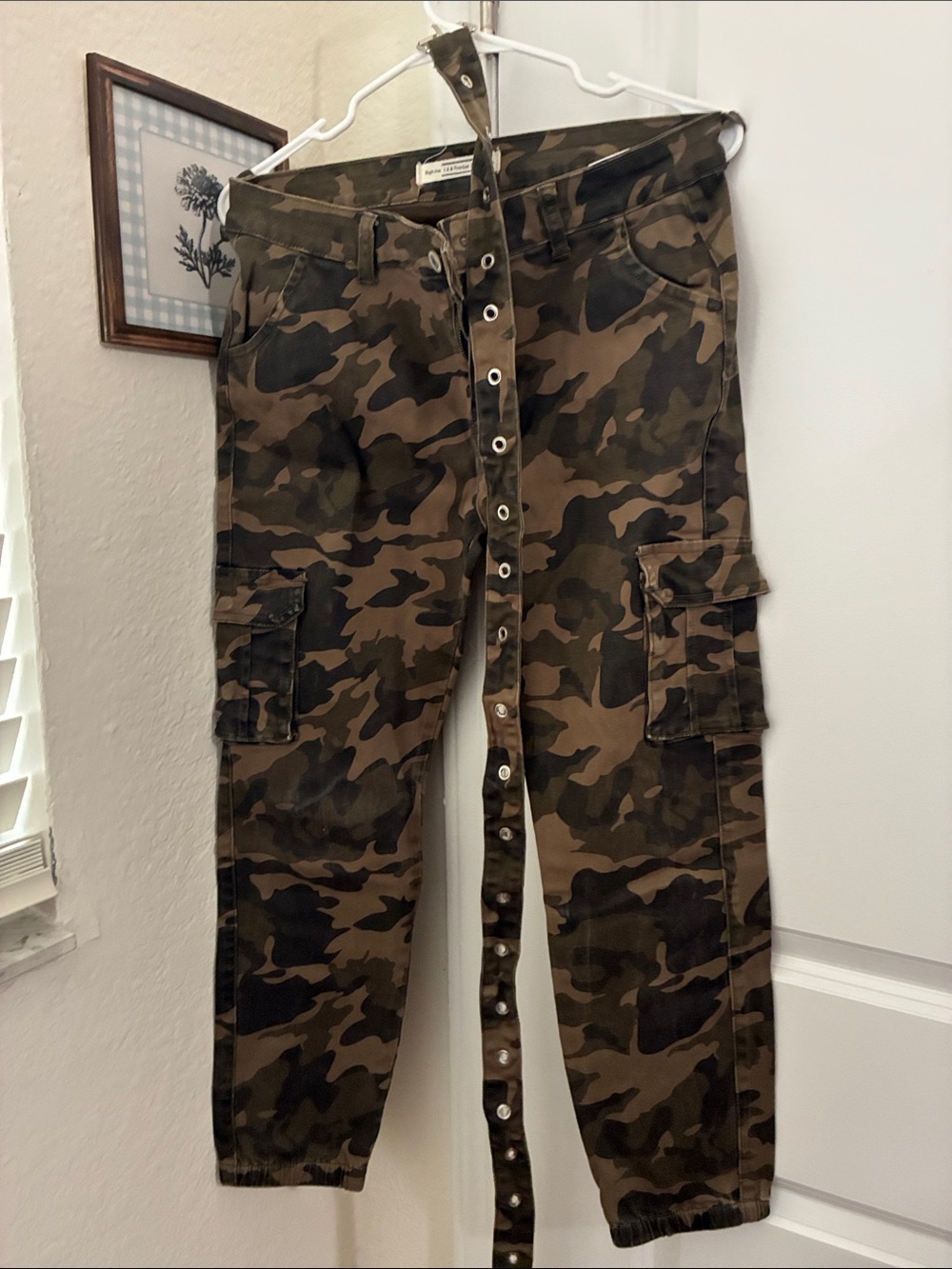 Camouflage Cargo Women’s Jeans - Olive Camo